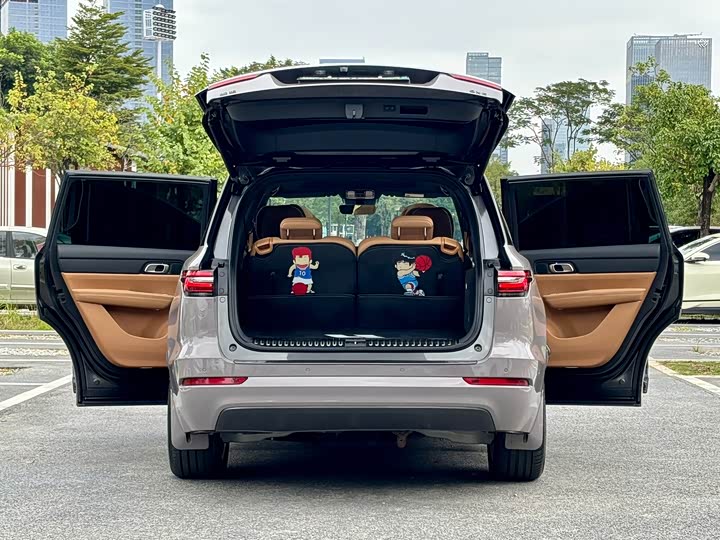 Фото 25 - LiXiang One