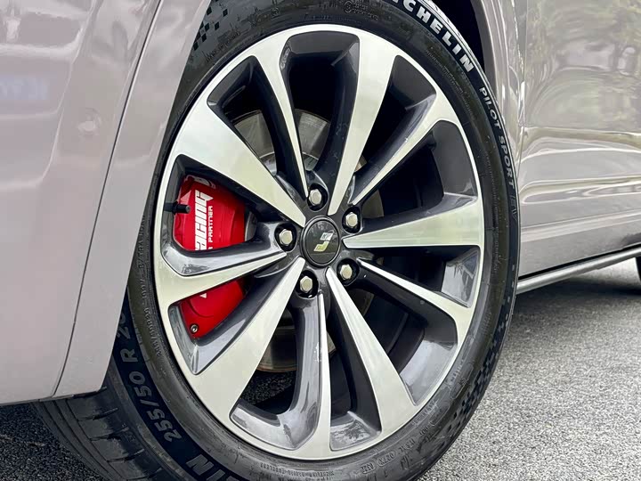 Фото 27 - LiXiang One