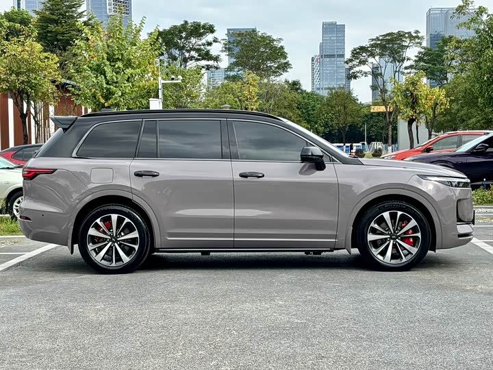 Фото 7 - LiXiang One