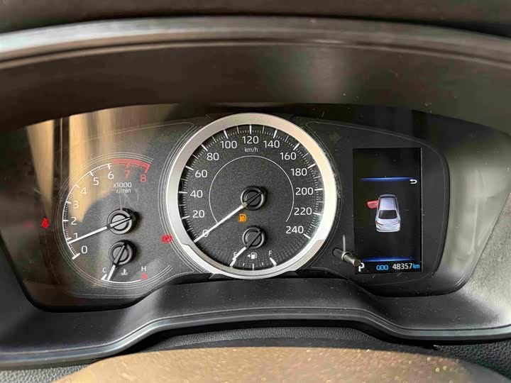 Фото 13 - Toyota Corolla