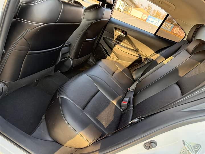 Фото 16 - Toyota Corolla