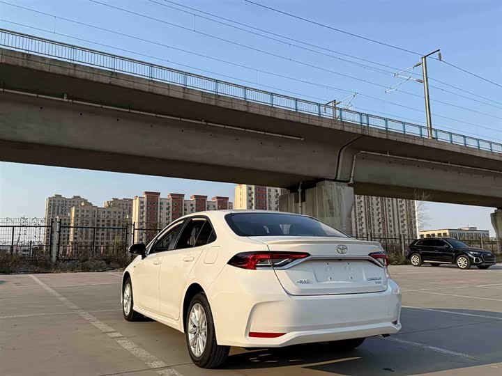 Фото 3 - Toyota Corolla