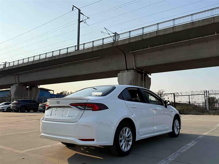 Фото 5 - Toyota Corolla