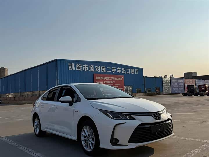 Фото 7 - Toyota Corolla