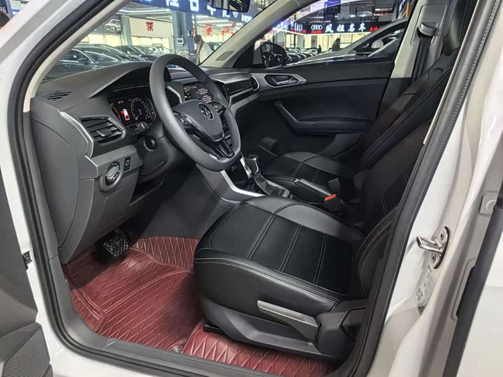 Фото 10 - Volkswagen T-Cross