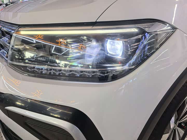 Фото 25 - Volkswagen T-Cross