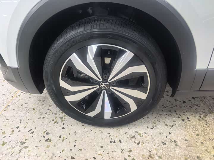 Фото 8 - Volkswagen T-Cross