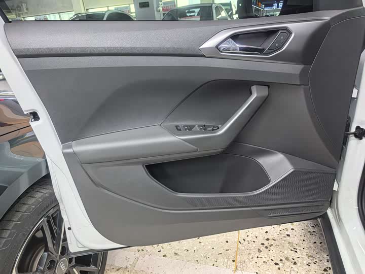 Фото 9 - Volkswagen T-Cross