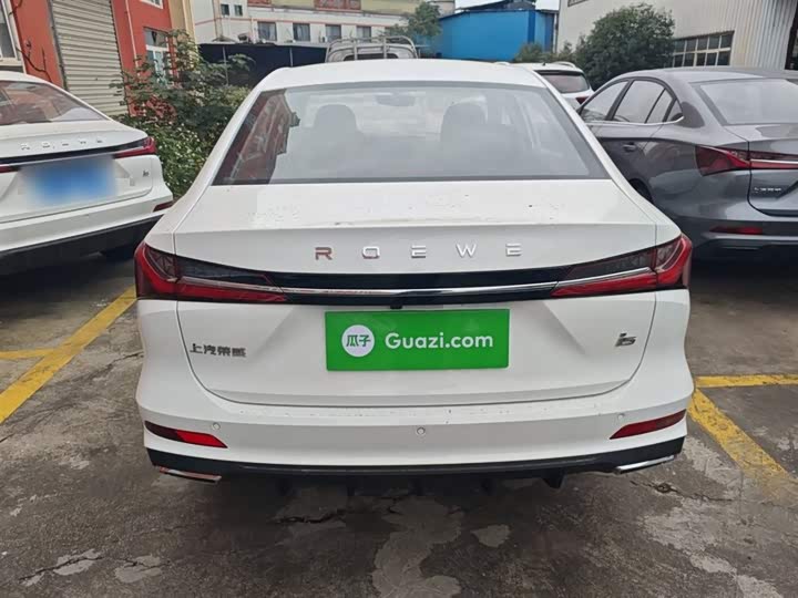Фото 6 - Roewe i5