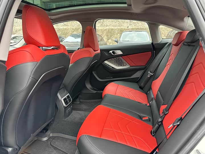 Фото 16 - BMW 2 Series