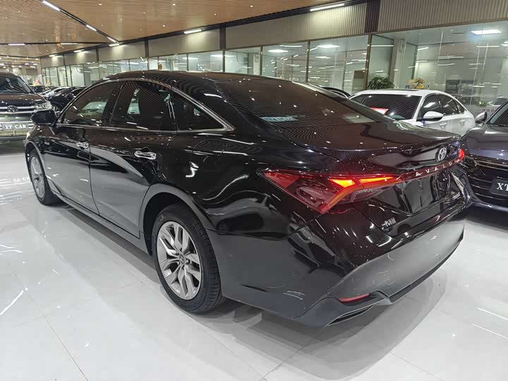 Фото 15 - Toyota Avalon