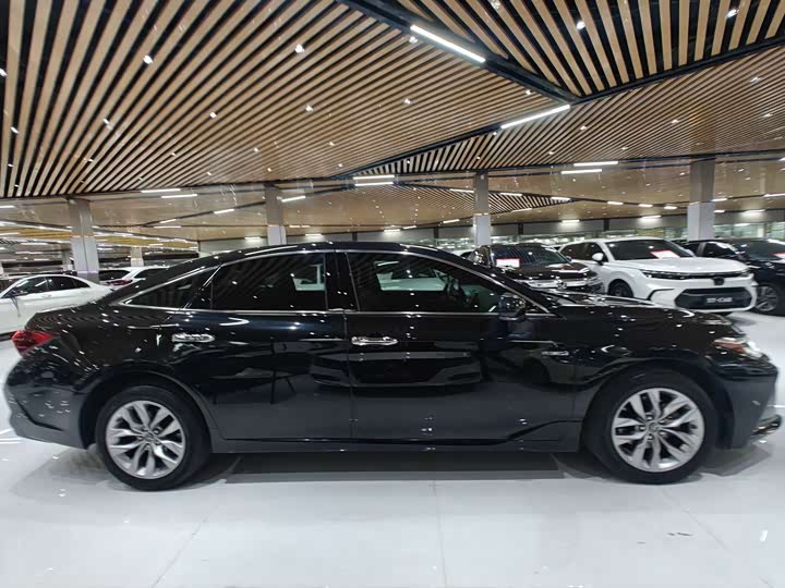 Фото 4 - Toyota Avalon