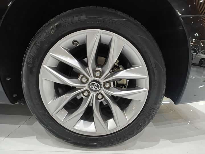 Фото 6 - Toyota Avalon