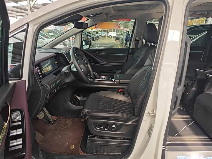 Фото 15 - GAC Trumpchi M8