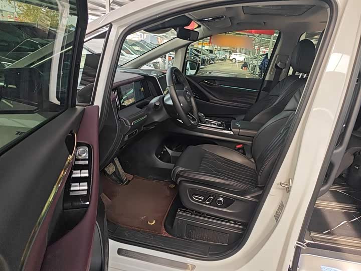 Фото 16 - GAC Trumpchi M8