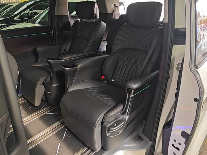 Фото 17 - GAC Trumpchi M8