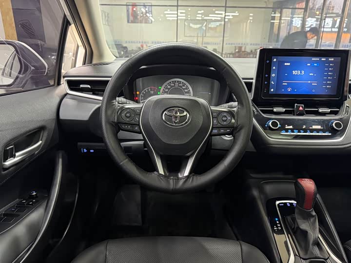 Фото 15 - Toyota Corolla