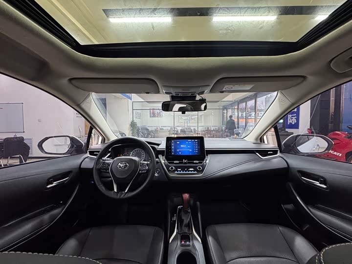 Фото 16 - Toyota Corolla