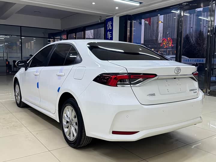 Фото 4 - Toyota Corolla