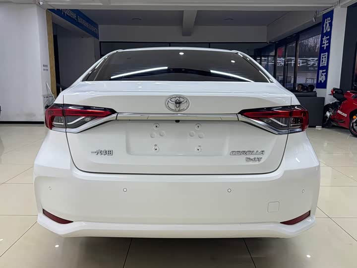 Фото 5 - Toyota Corolla