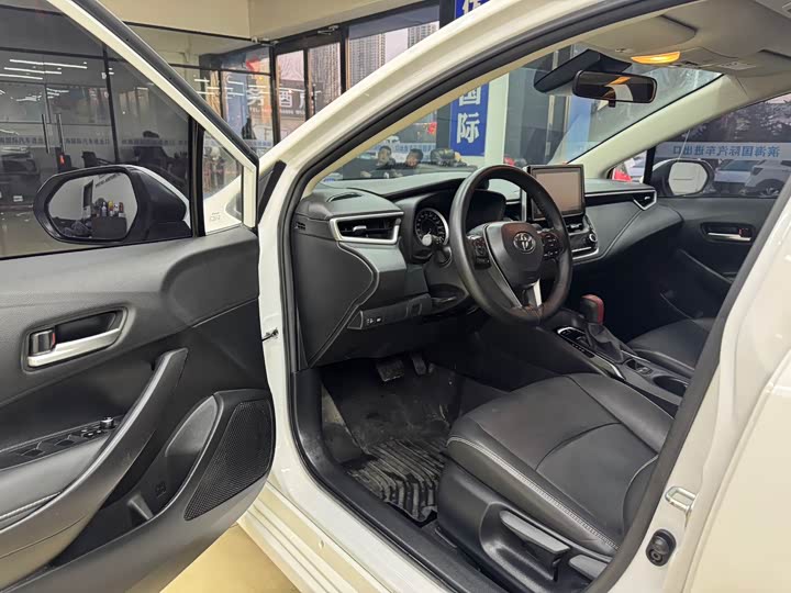 Фото 7 - Toyota Corolla