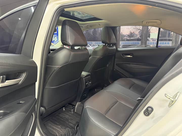 Фото 8 - Toyota Corolla