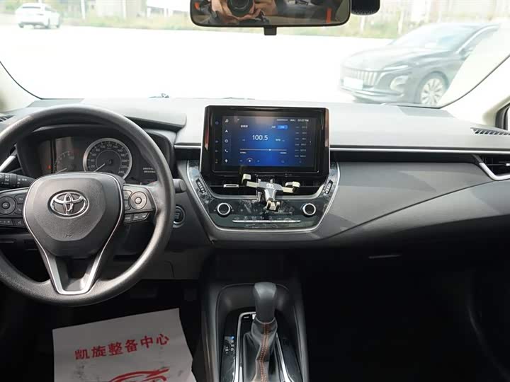 Фото 17 - Toyota Corolla