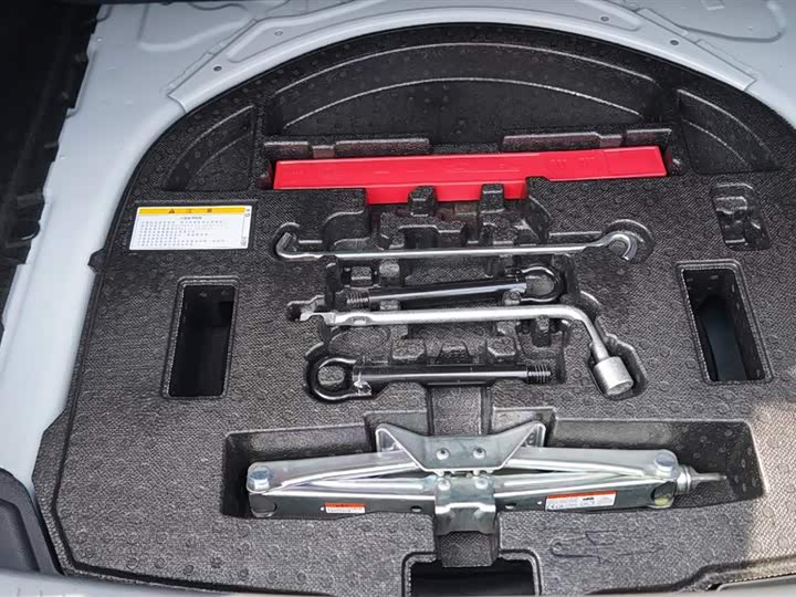 Фото 20 - Toyota Corolla