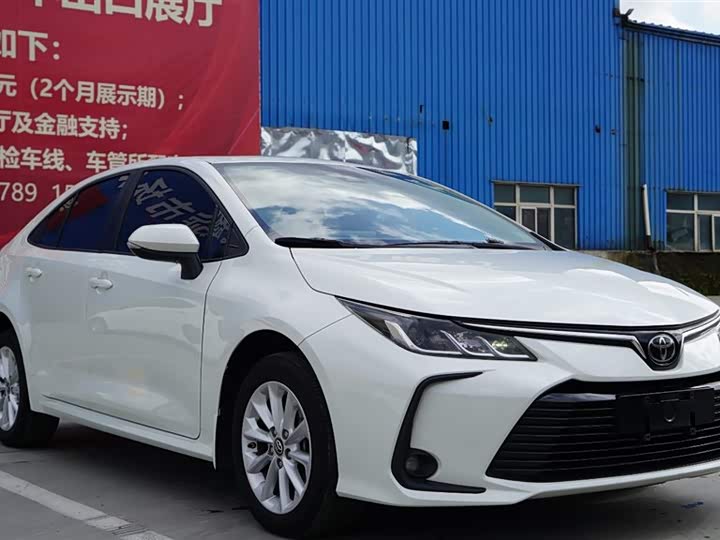 Фото 3 - Toyota Corolla