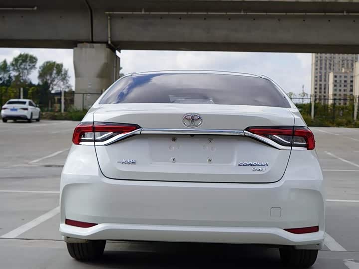 Фото 5 - Toyota Corolla