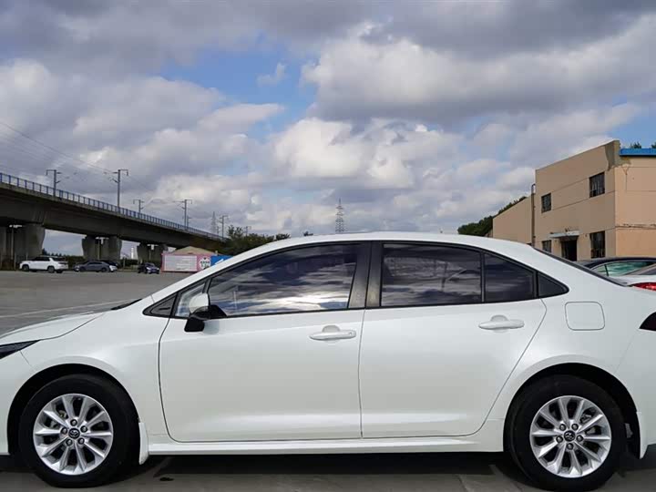 Фото 7 - Toyota Corolla