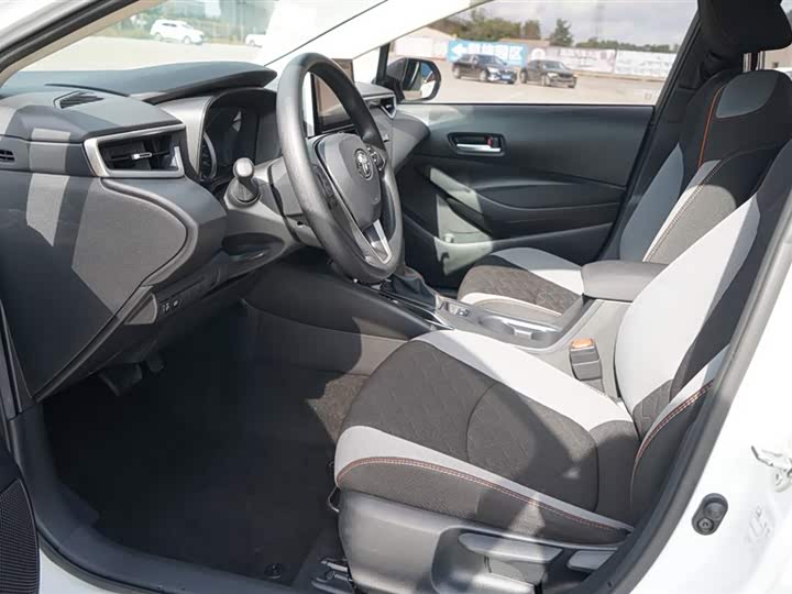 Фото 8 - Toyota Corolla