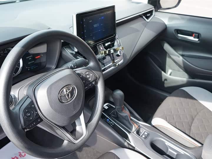 Фото 9 - Toyota Corolla