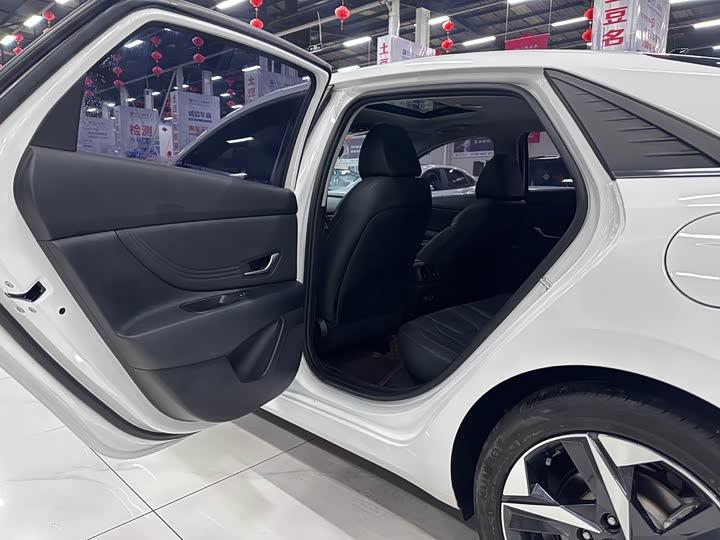 Фото 10 - Hyundai Elantra N line