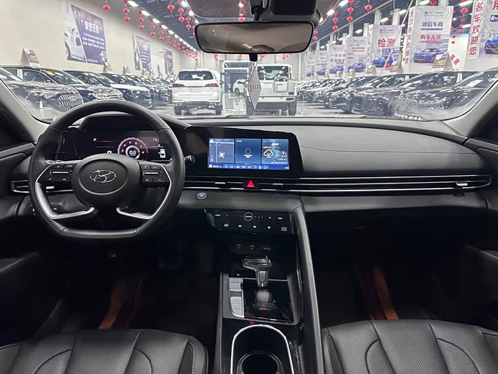 Фото 13 - Hyundai Elantra N line