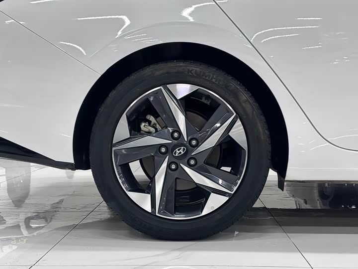 Фото 19 - Hyundai Elantra N line