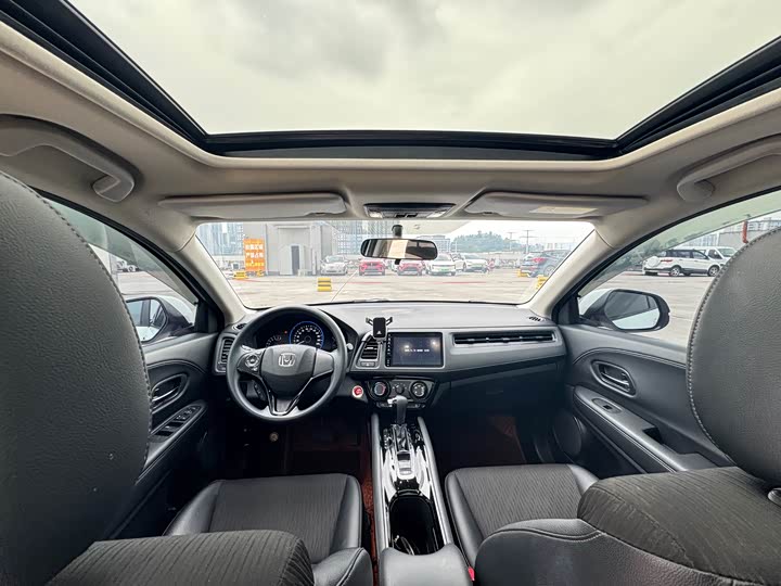 Фото 10 - Honda Vezel