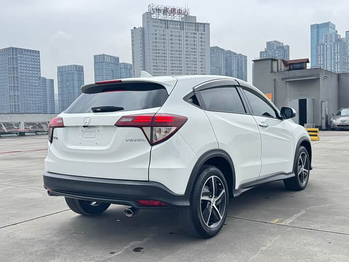 Фото 14 - Honda Vezel