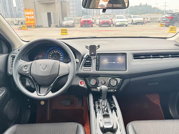 Фото 9 - Honda Vezel