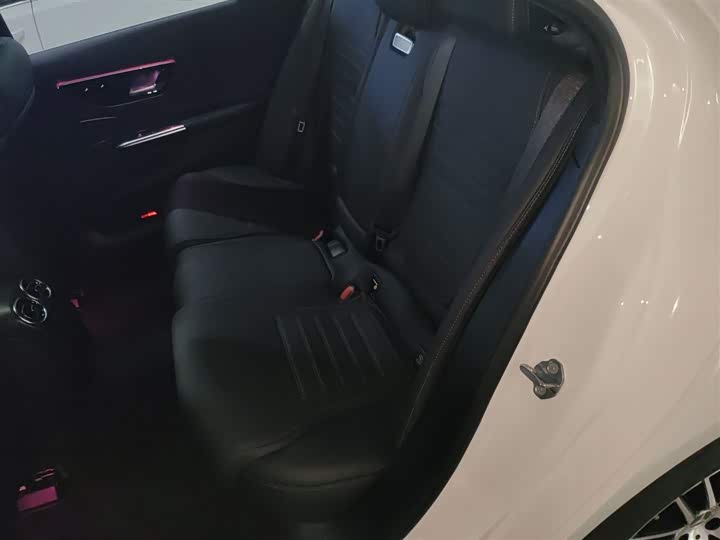 Фото 17 - Mercedes-Benz C-Class