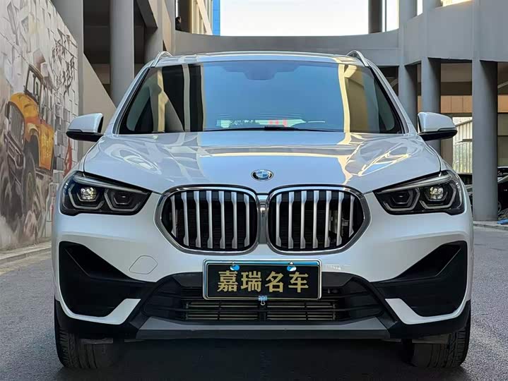 Фото 2 - BMW X1
