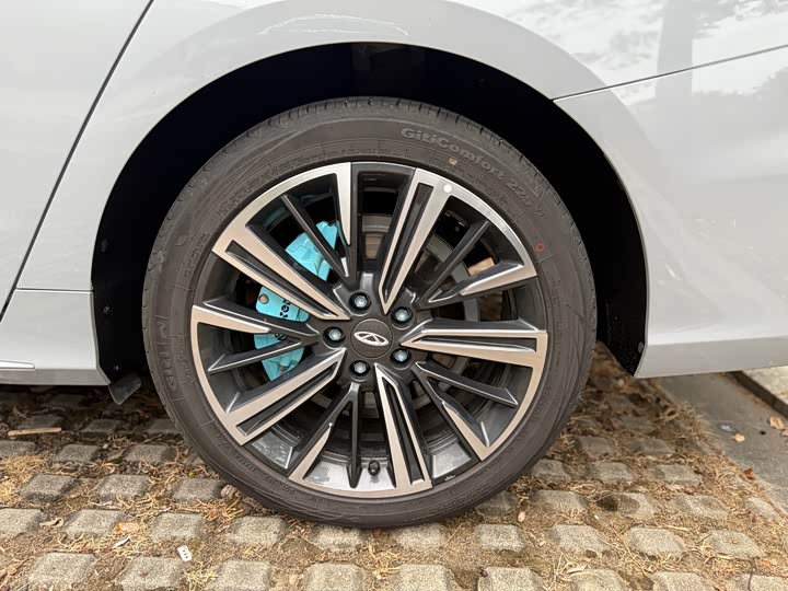 Фото 17 - Chery Arrizo 8