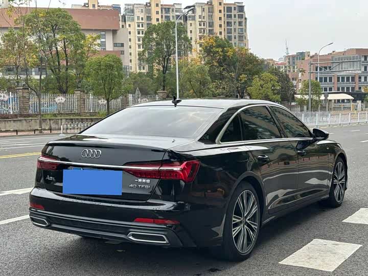 Фото 9 - Audi A6L