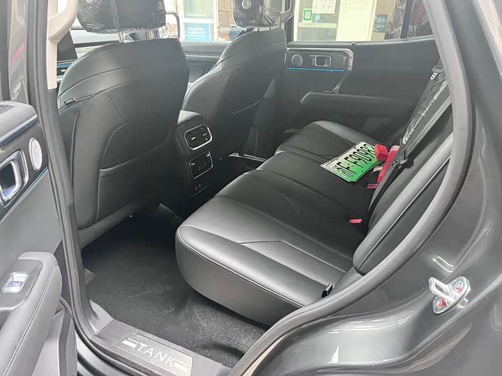 Фото 10 - Tank 400 Hybrid