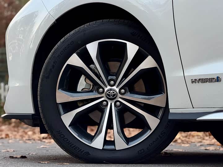 Фото 16 - Toyota Granvia