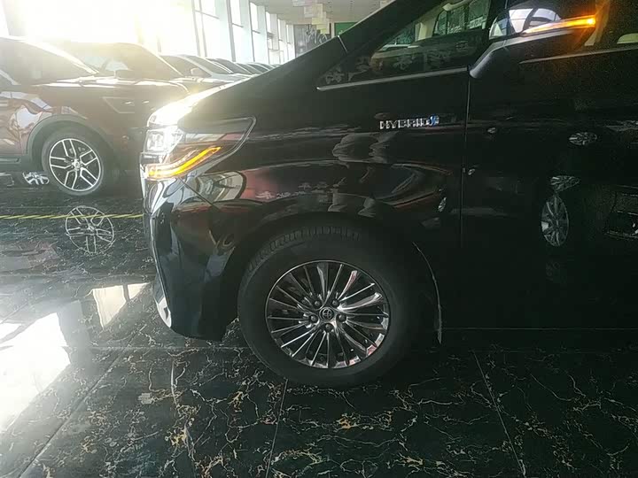 Фото 23 - Toyota Alphard