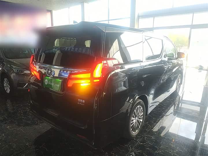 Фото 7 - Toyota Alphard