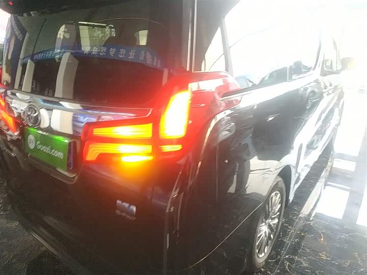 Фото 8 - Toyota Alphard