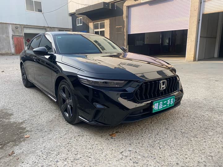 Фото 3 - Honda Inspire