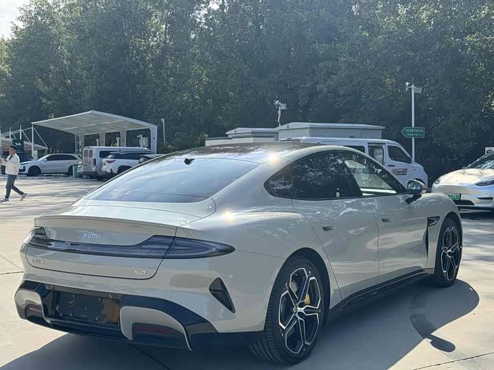 Фото 3 - Xiaomi SU7